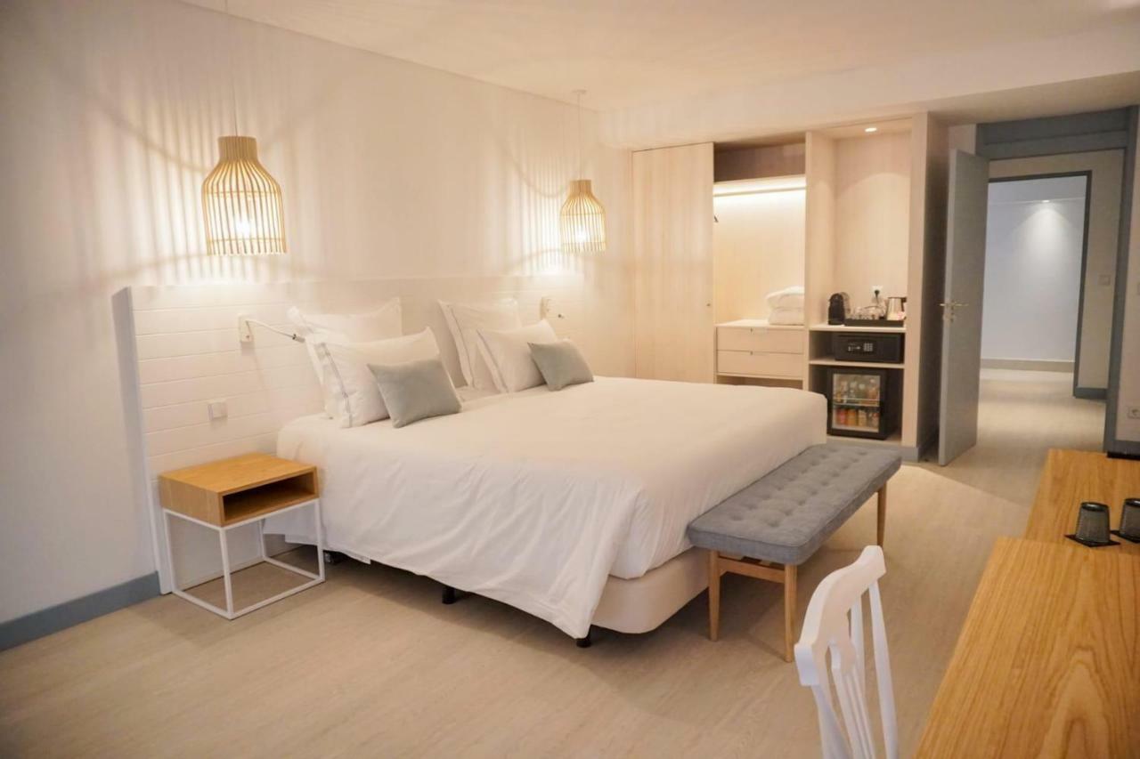 Malibu Foz Hotel - La Maison Younan Figueira da Foz Exteriér fotografie A room at the hotel