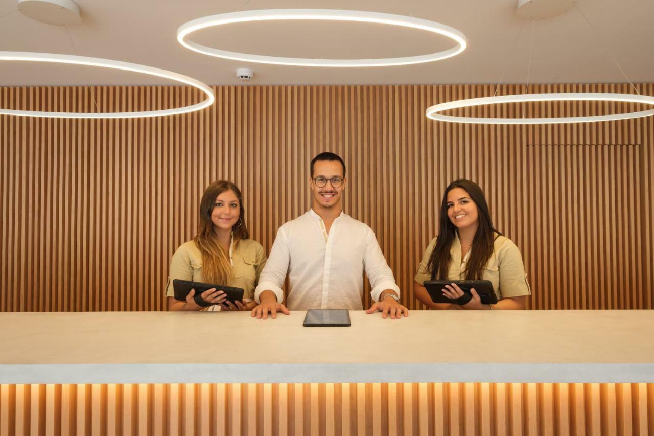 Malibu Foz Hotel - La Maison Younan Figueira da Foz Exteriér fotografie Reception at the University of Novi Sad