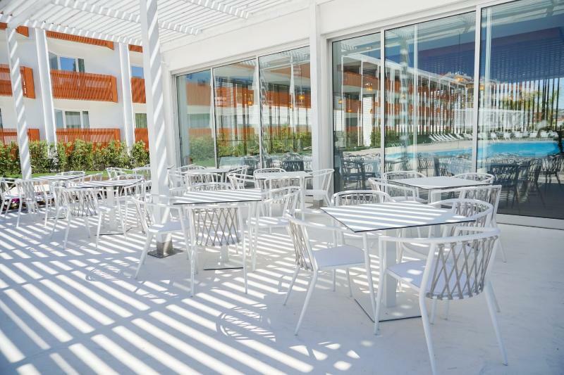 Malibu Foz Hotel - La Maison Younan Figueira da Foz Exteriér fotografie The terrace