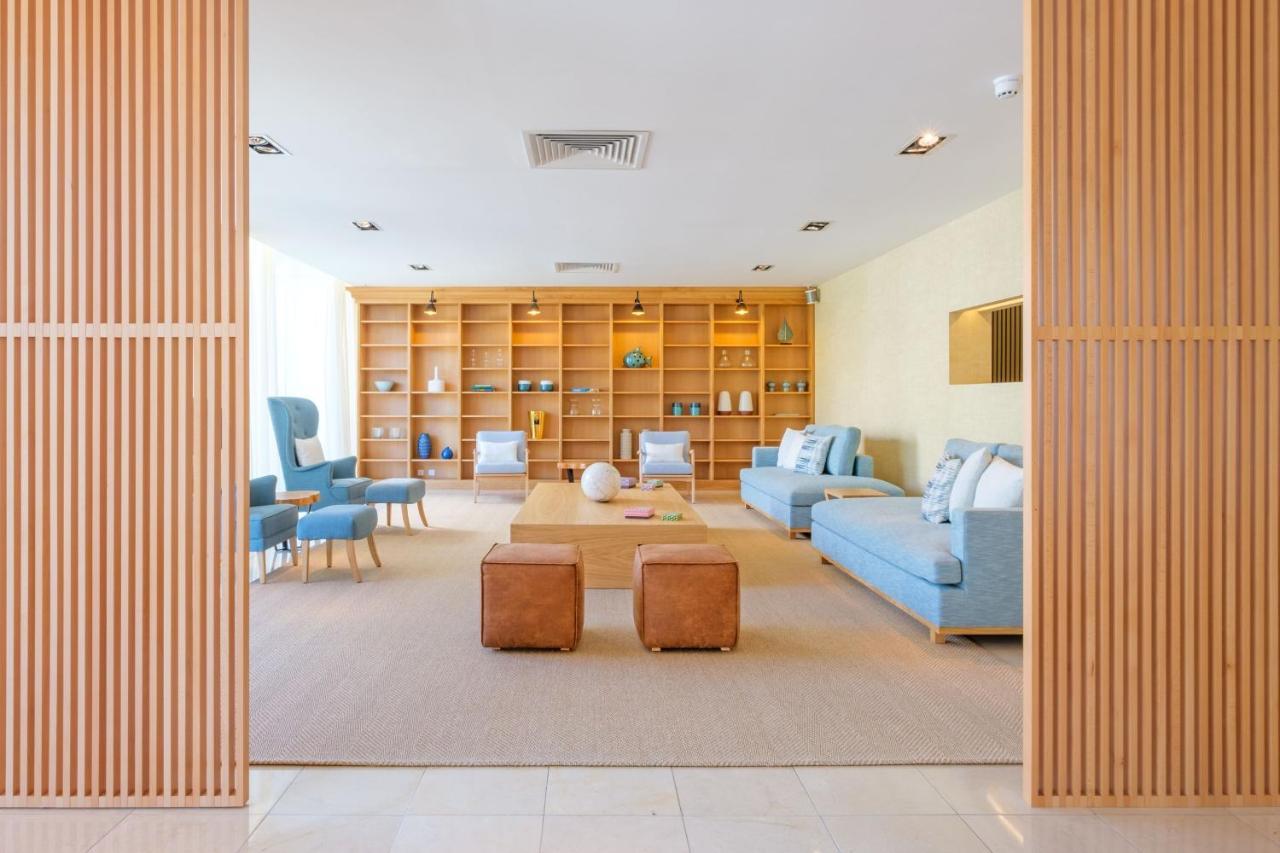 Malibu Foz Hotel - La Maison Younan Figueira da Foz Exteriér fotografie The library at the International Centre for Leadership in Education